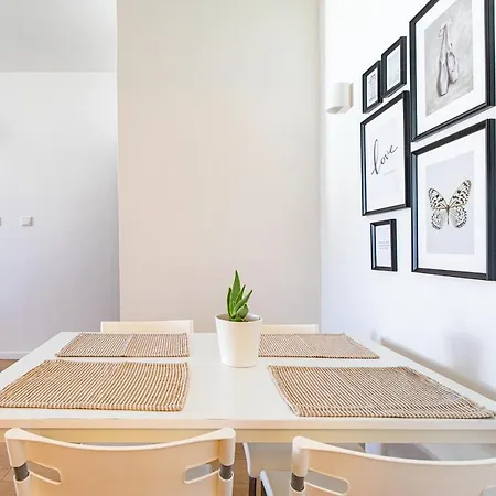 Center Apartment *